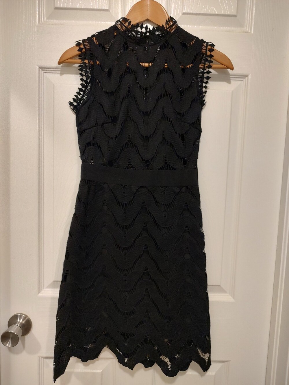 Tulip Black Lace Sleeveless Dress
